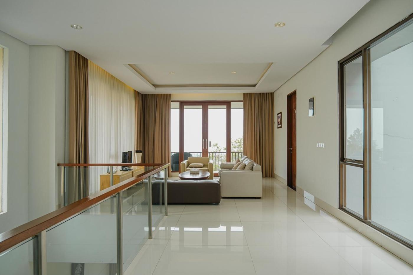 Oyama City View Villa 4 Bedrooms With A Private Swimming Pool Bandung Exteriér fotografie