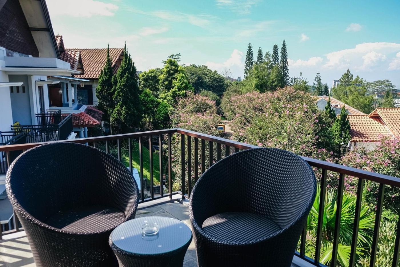 Oyama City View Villa 4 Bedrooms With A Private Swimming Pool Bandung Exteriér fotografie